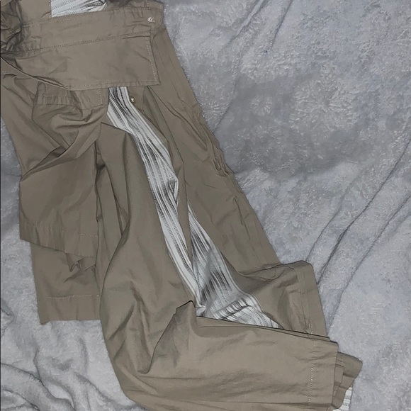 button up - Picture 1 of 1